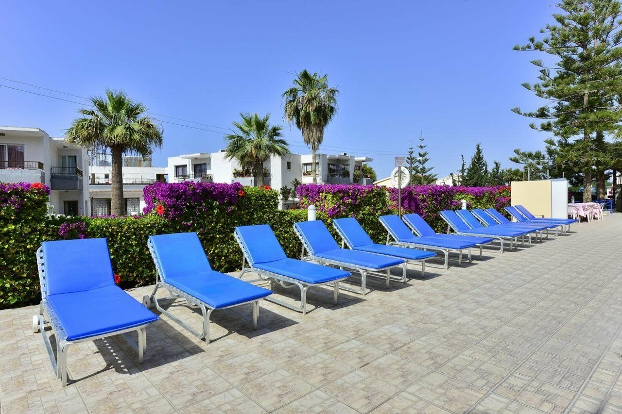 Napa Prince Hotel Apts Ayia Napa Bagian luar foto